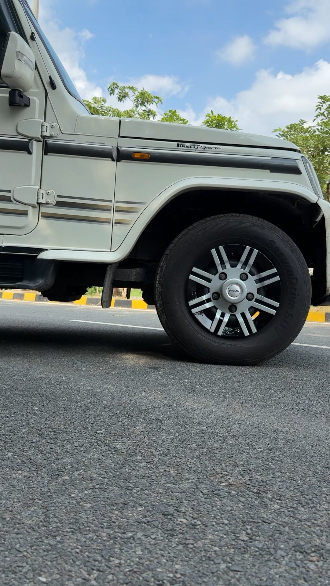 PRIGAN WHEEL COVER FOR BOLERO AND FORCE TYPE-4 15 INCH SILVER BLACK WHEEL CAP (Set of 4) AVAILABLE IN 15 INCH